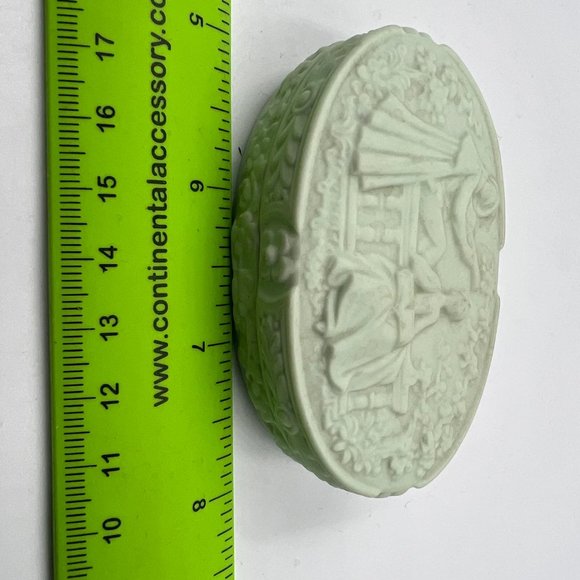 Lladro 5267 Oval Box Decorated" miniature trinket box. - Picture 9 of 10